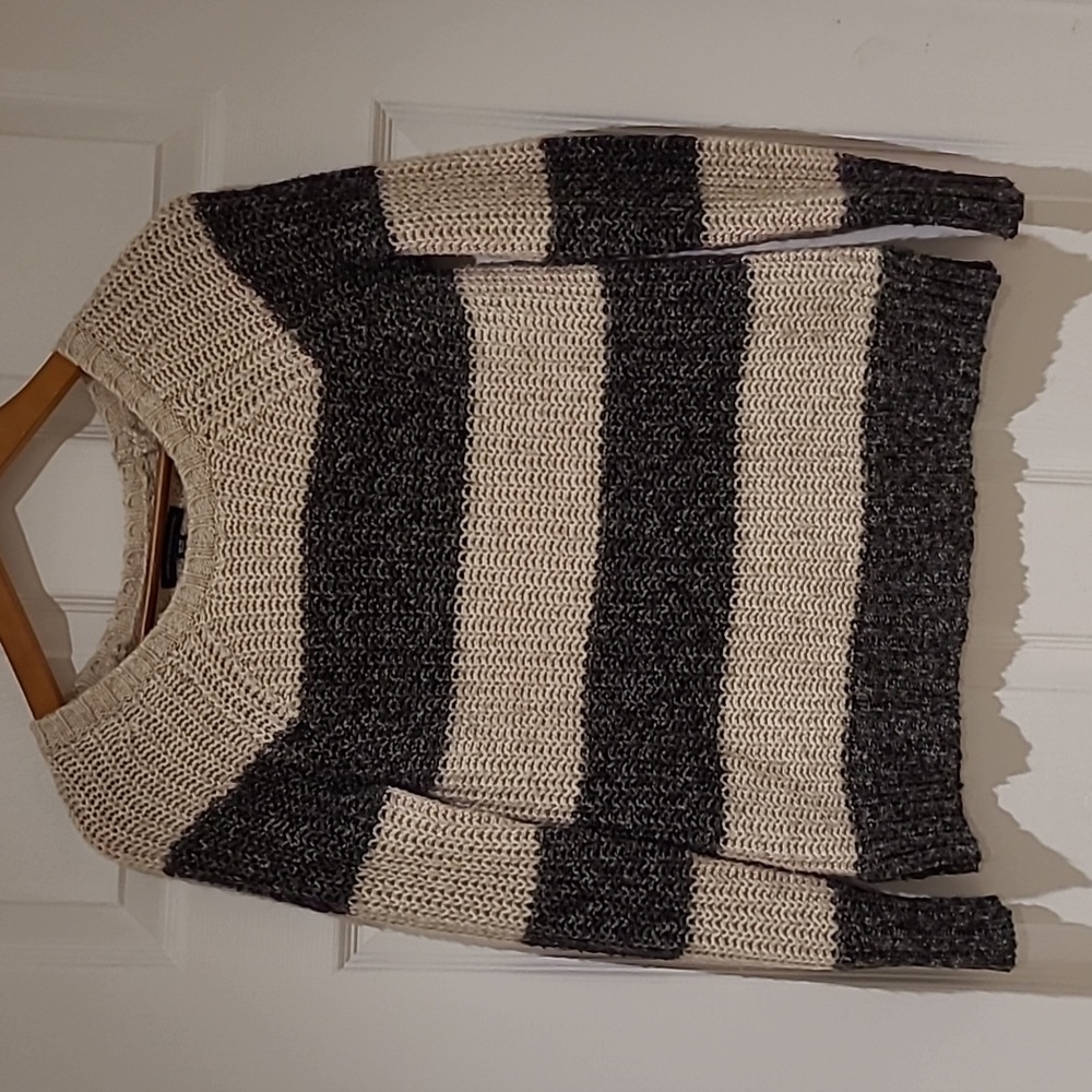 American Eagle sweater, long sleeve, Beige/Grey striped XS